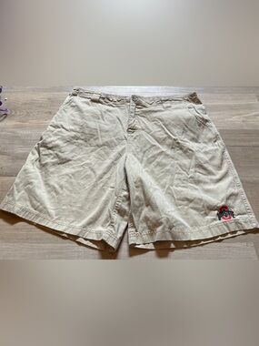 NCAA Men’s  Ohio State Embroidered Khaki Shorts Xl 40-42